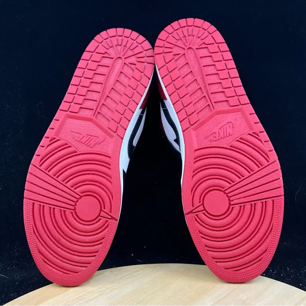 Nike Air Jordan 1 Low Shoes Bred Toe Black Red White 553558-612 Mens NEW Sz 10.5 - Picture 3 of 9